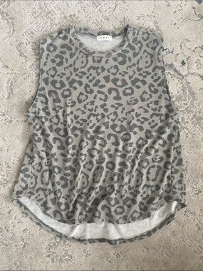 Enti Gray Leopard Print Sleeveless Top